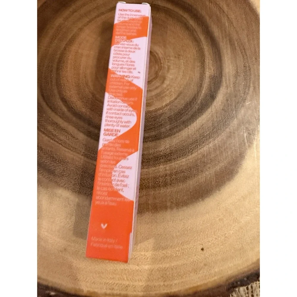 NEW IN BOX  TOWER 28 Make Waves Mascara 0.29 fl oz/8.5ml JET LENGTHEN VOLUMIZE